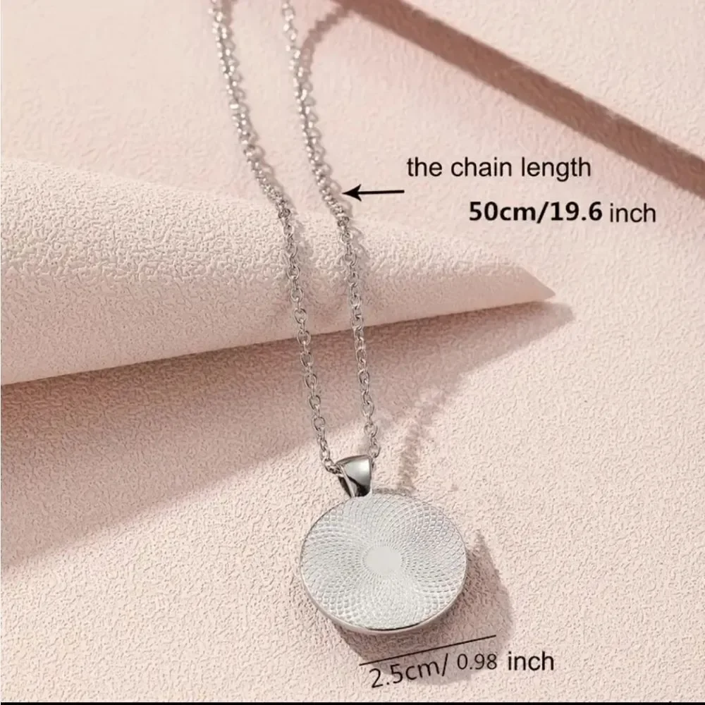 Retro teens pendant necklace